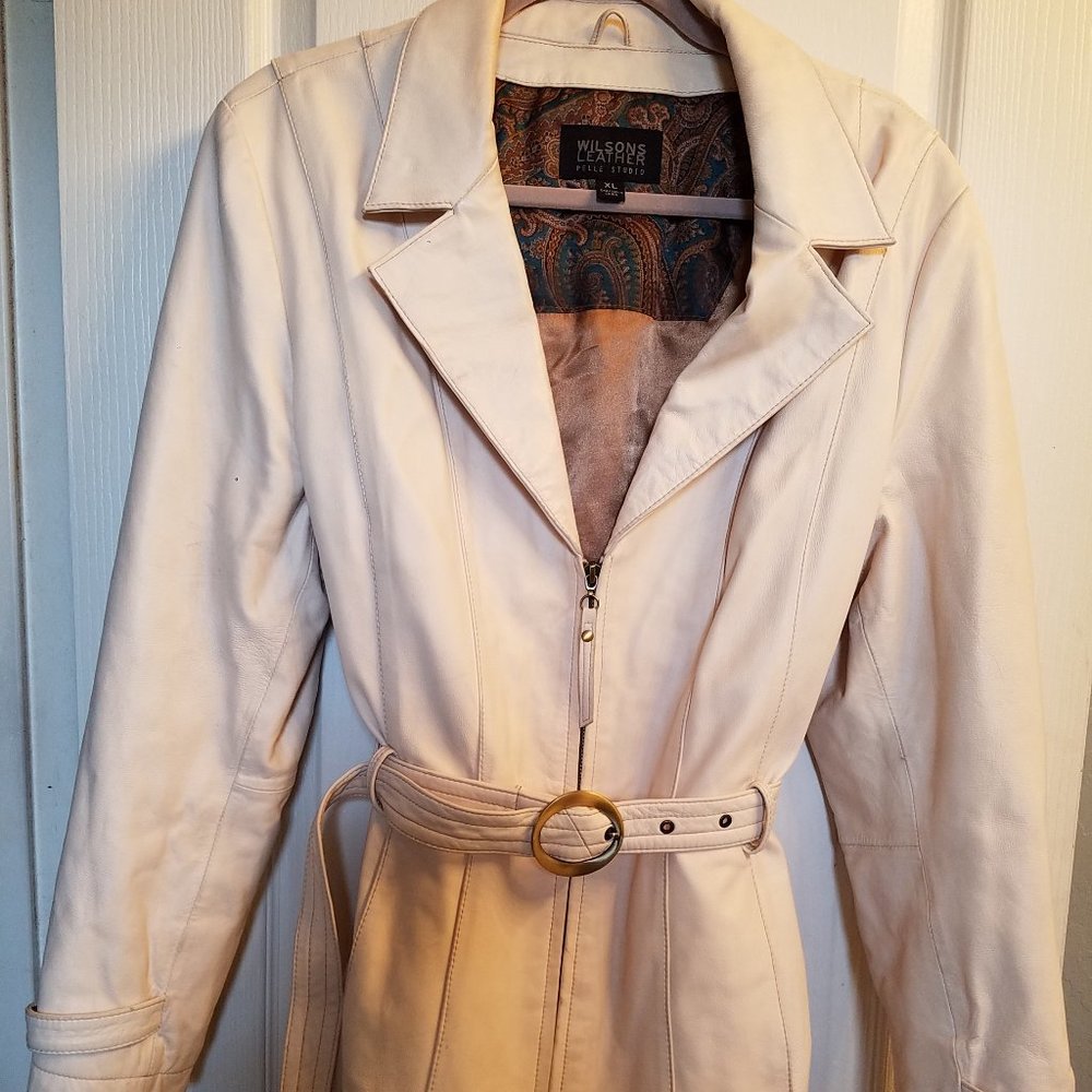 Cream colored womens leather coat - XL